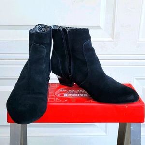BC suede leather black ankle booties